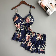 Load image into Gallery viewer, Conjunto de pijama QWEEK para dormir, pijama Sexy de satén para mujer, pijama de verano para mujer, pijama con flores a la moda para mujer con almohadilla para el pecho